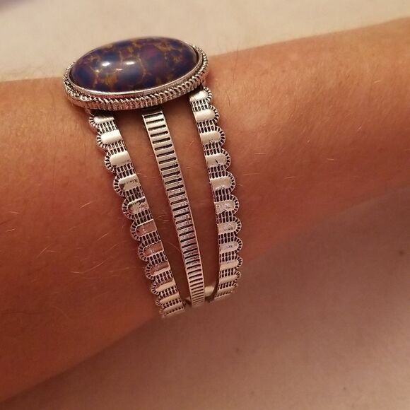 Silver cuff bracelet with blue purple stone - Picture 6 of 13